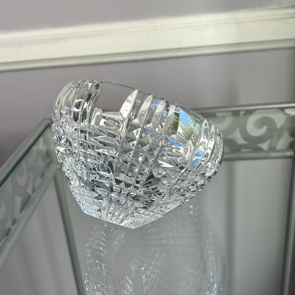 Vintage MCM Astral cut crystal small bowl full lead hand made crystal Korea - Picture 6 of 11